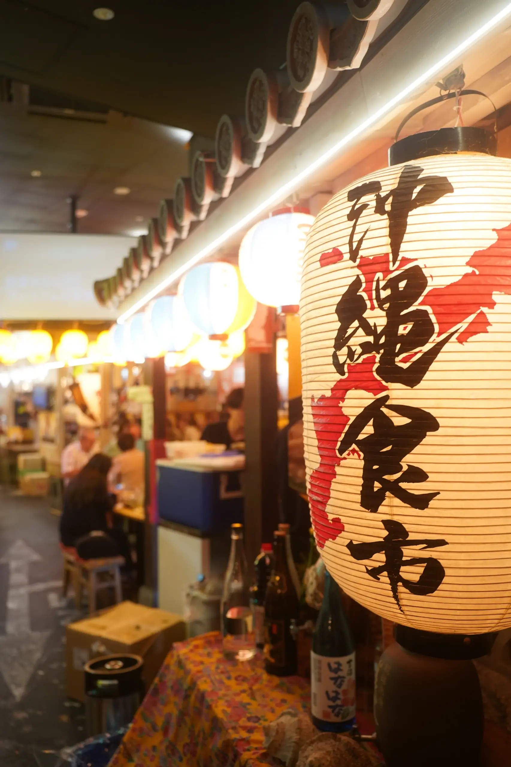 Japanese lanterns and restaurant interior for a private guided tour in Tokyo