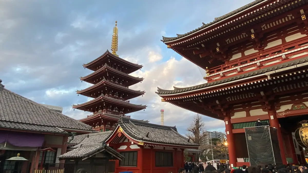 matt-ketchum-2kKVs788_Ds-unsplash Tokyo tourist attractions – Sensō-ji temple and Five-storied pagoda