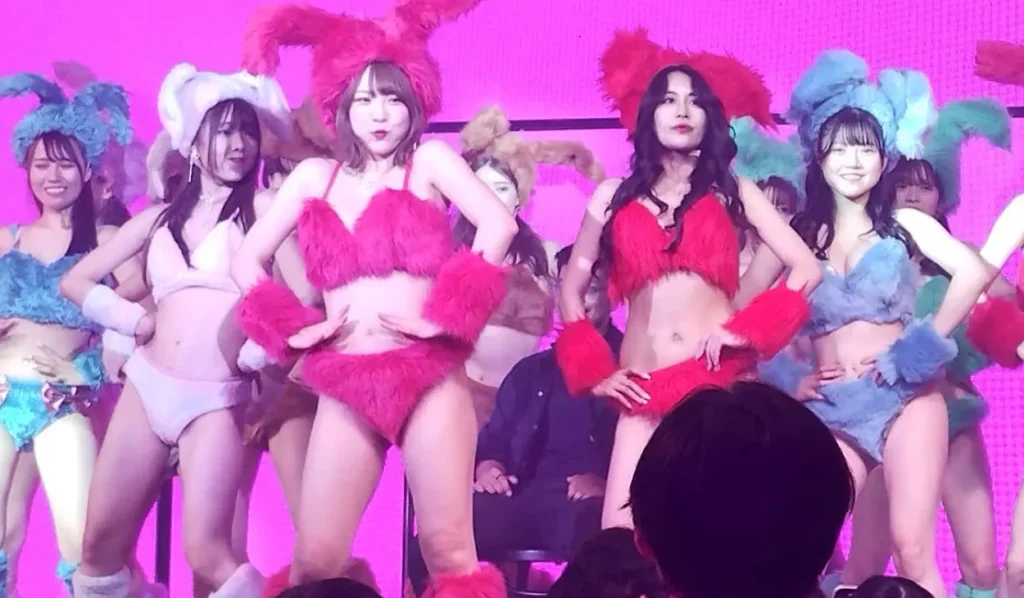 Japanese burlesque dancers performing on stage at Rokusan Angel