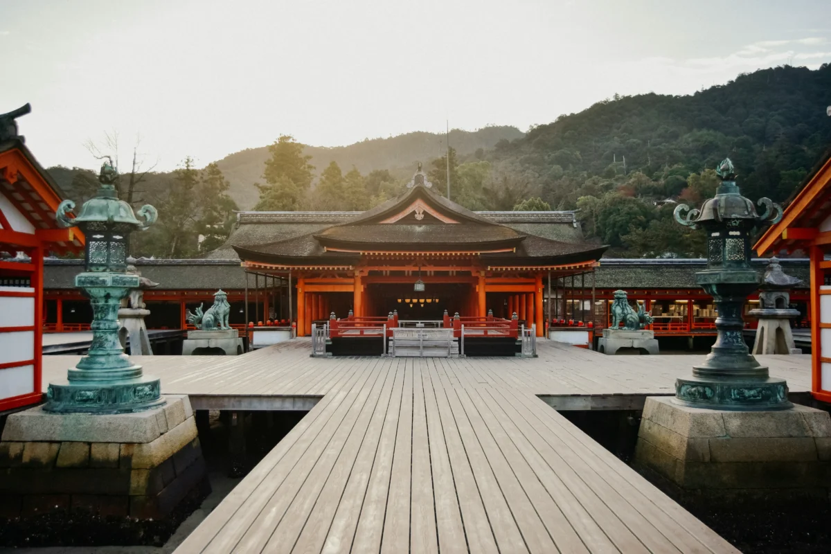 juliana-barquero-GptJ5L7niVk-unsplash Itsukushima Shrine in Miyajima, iconic travel destination in Japan