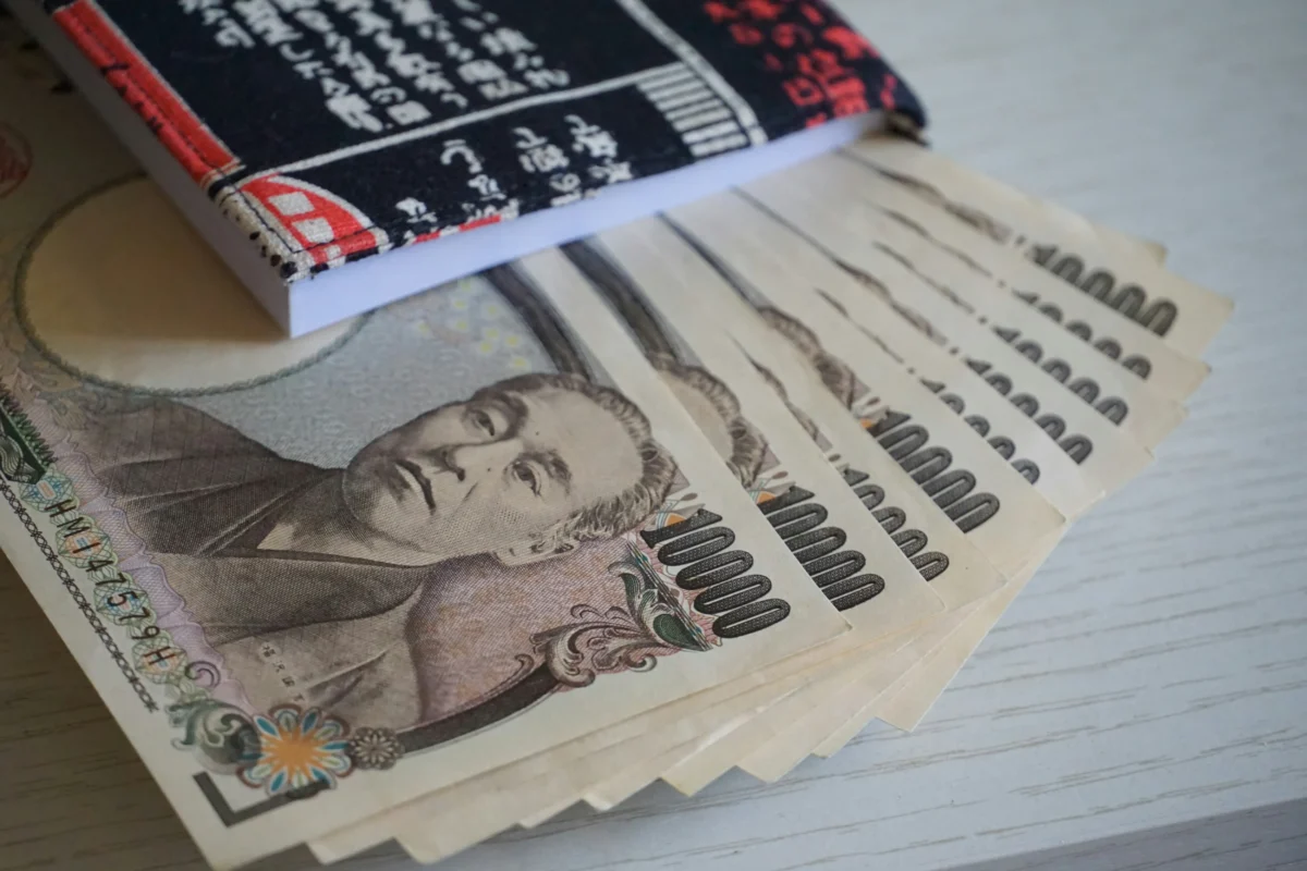 Japanese yen money tipping in Japan not common cash culture Japan