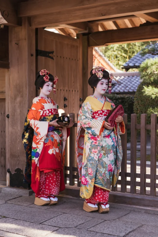 naveen-kumar-YAvGL1NaUfE-unsplash Two women wearing traditional kimono in Kyoto, showing cultural experiences travelers can enjoy with a private guide in Japan