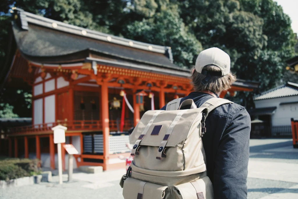 bobby-hendry-tEjf8G9L0j4-unsplash (2) Traveler exploring a traditional Japanese shrine on a private tour